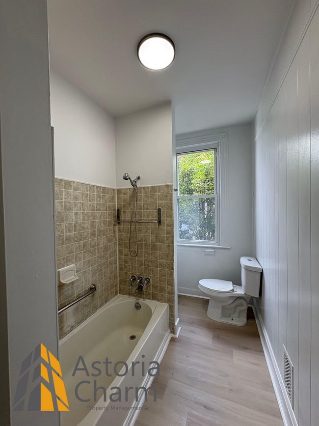 Building Photo - Updated 3-Bedroom Rental with Open Layout ...