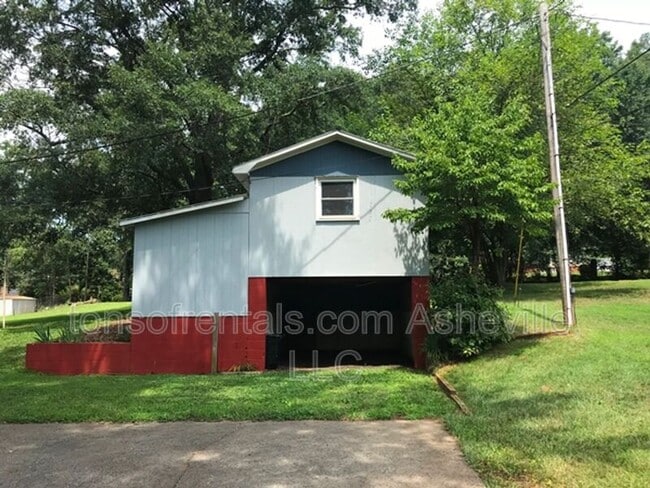 Building Photo - 148 Briarwood Ln