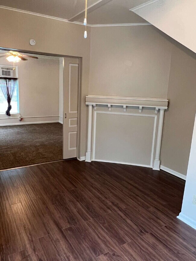 Building Photo - "Charming 2-Bed Oasis in the Heart of Moscow, ID – Cozy 764 Sq Ft Haven!"