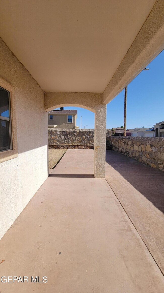 Building Photo - 14281 Gil Reyes Dr