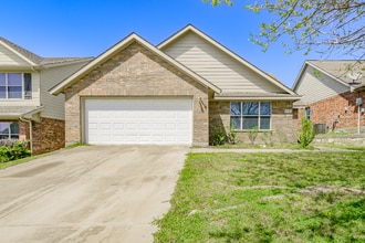 Building Photo - 8915 Wild Rose Ln
