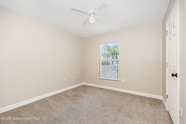 Building Photo - 5277 Mansford Pl