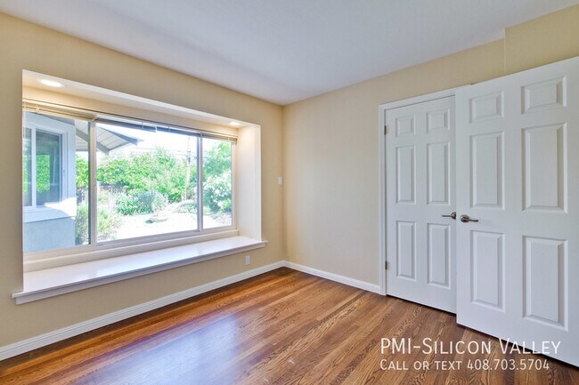 Building Photo - Amazing Cupertino Home!