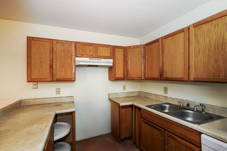 Building Photo - 136 Cedarwood Ln