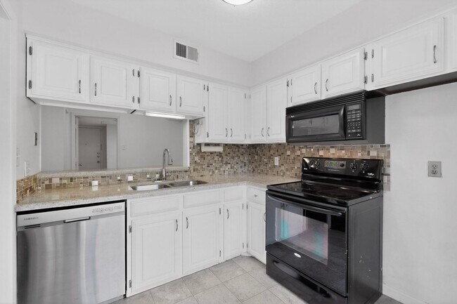 Building Photo - 4800 Northway Dr