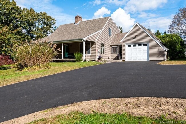 Building Photo - 131 Hemlock Dr