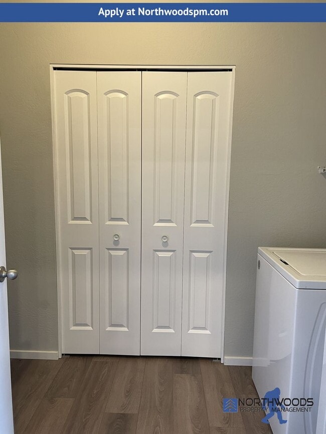 Building Photo - Newer-Very Nice 2 Bedroom 1 Bath Upstairs Apartment****HALF OFF FIRST FULL MONTHS RENT******Pet F...