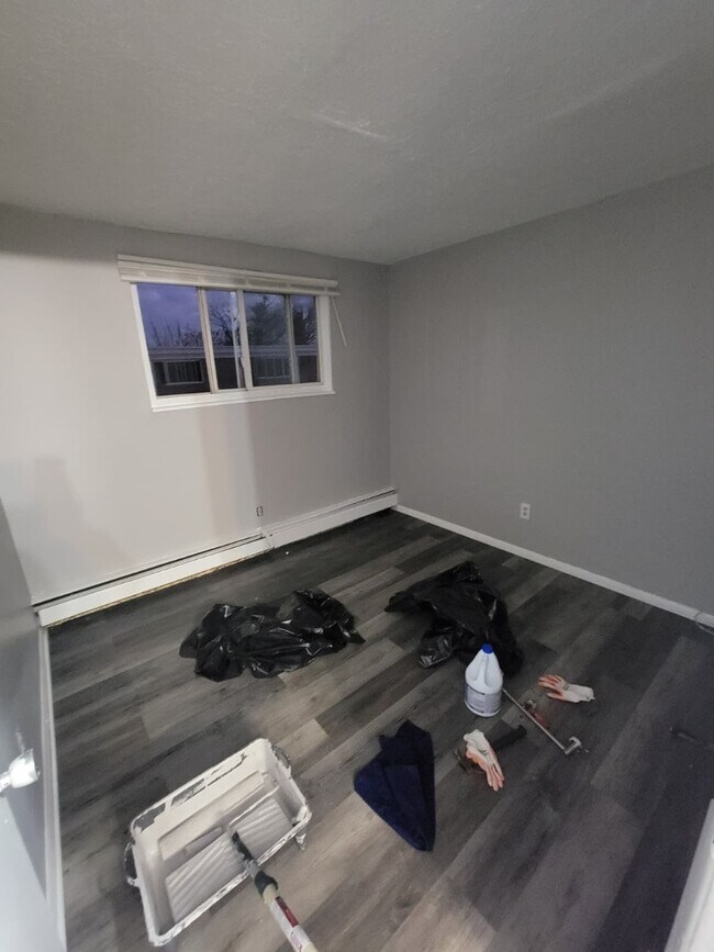 Building Photo - 14835 Euclid Ave