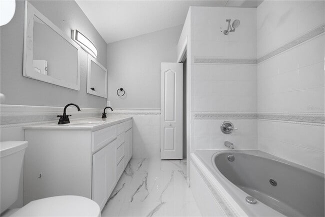 Building Photo - 1628 SE 29th Terrace