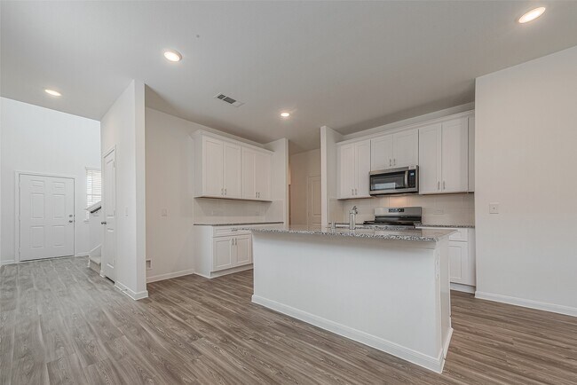 Building Photo - 325 Maple Bark Trl