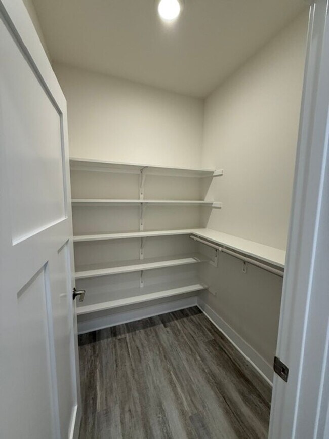 Building Photo - 4818 Suelo Rd