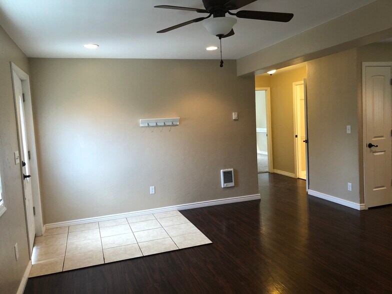 Entryway - 202 Farview Dr