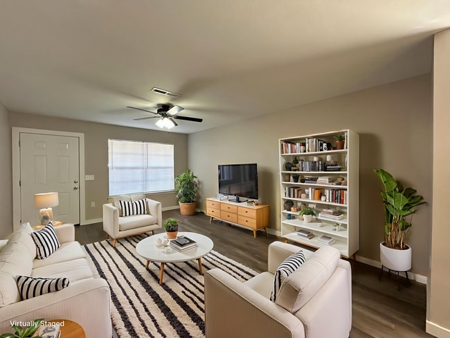 Building Photo - Duplex with Garage - Minutes from Downtown...