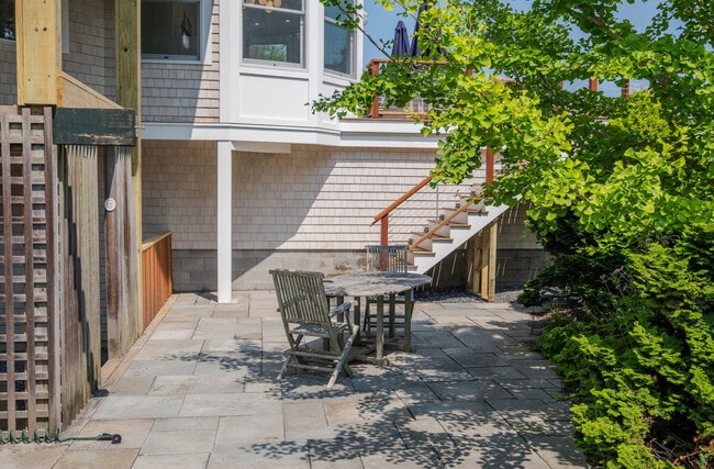 Building Photo - 43 Agamenticus Ave