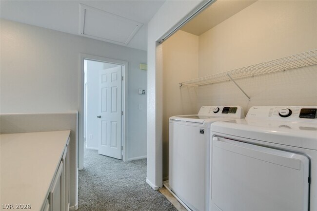 Building Photo - 868 Blue Rosalie Pl