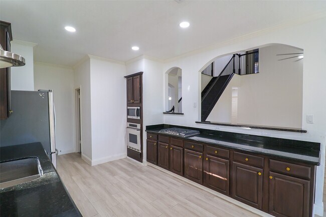 Building Photo - 14311 Ragus Lake Dr