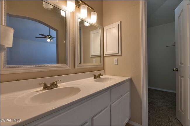 Building Photo - 10397 Carter Scott Pl