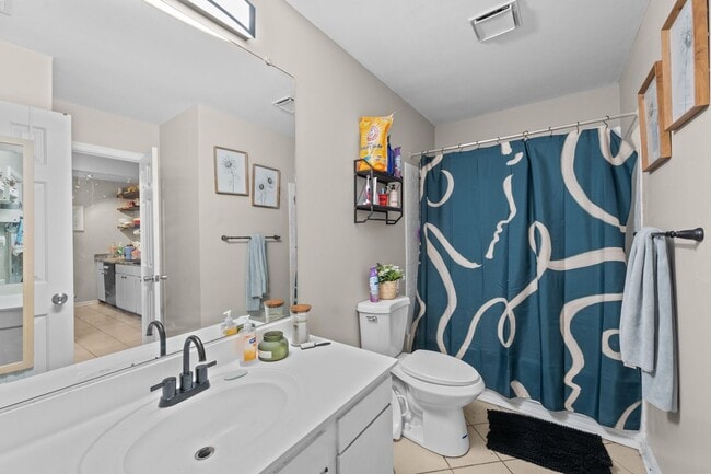 Building Photo - Charming 2-Bedroom Home in Virginia Beach