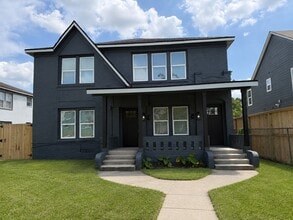 Building Photo - 2814 Truxillo St