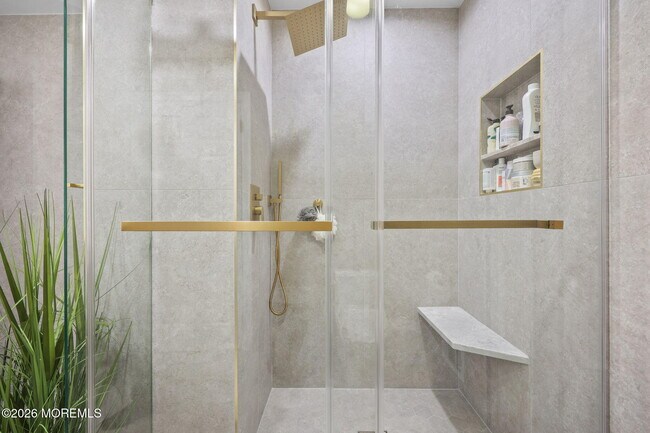 Building Photo - 10 Kinglet Ave