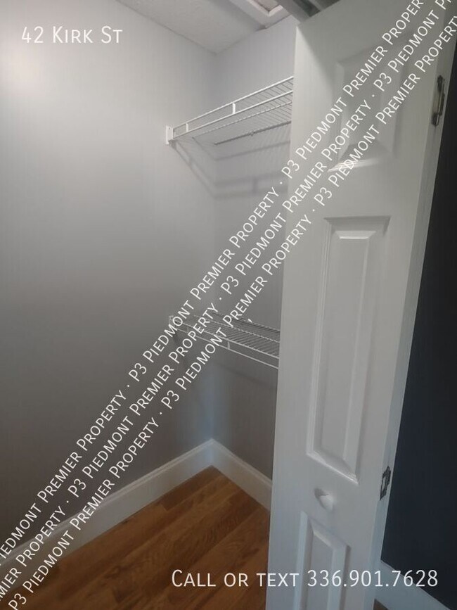 Building Photo - 42 Kirk St