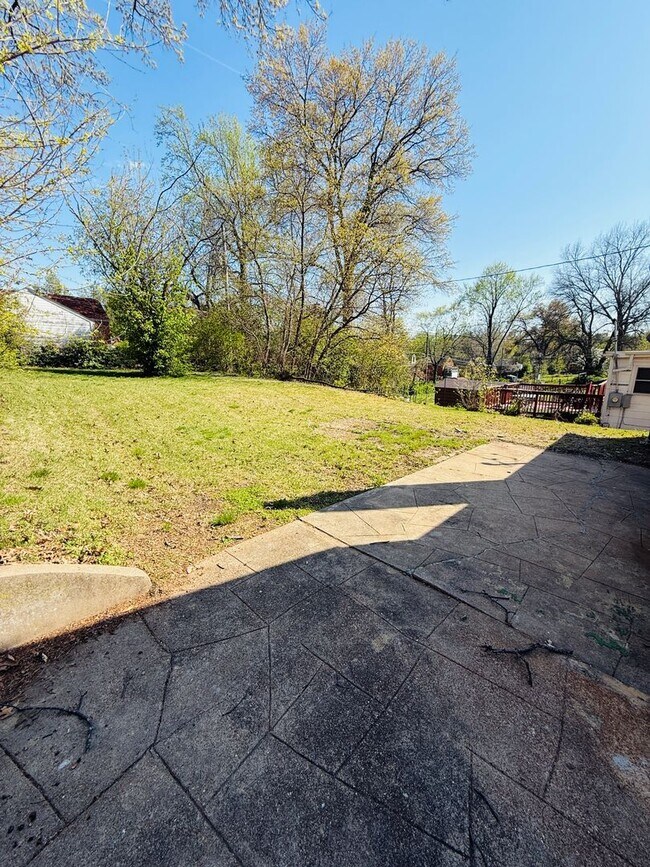 Building Photo - Spacious 3 Bedroom Rental!