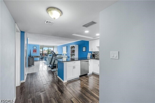 Building Photo - 4260 SE 20th Pl