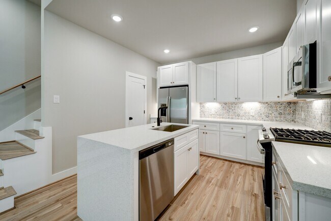 Building Photo - 5816 Francis Oak Ln