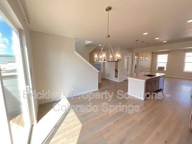 Building Photo - 7343 Rosa Belle Hts
