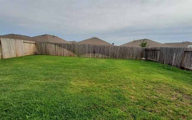Building Photo - 22607 Castello Lakes Dr