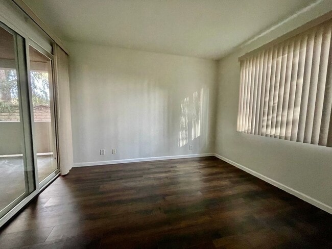 Building Photo - Spacious Dual Master in Laguna Niguel