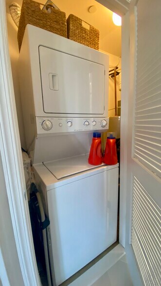 Building Photo - 2022 Flagler Pl NW