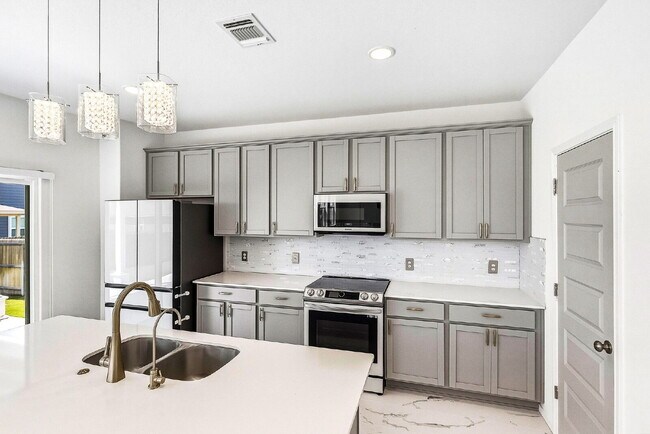 Building Photo - The Home You Will Be Happy to Come Home To.