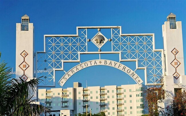 Building Photo - 301 S Gulfstream Ave