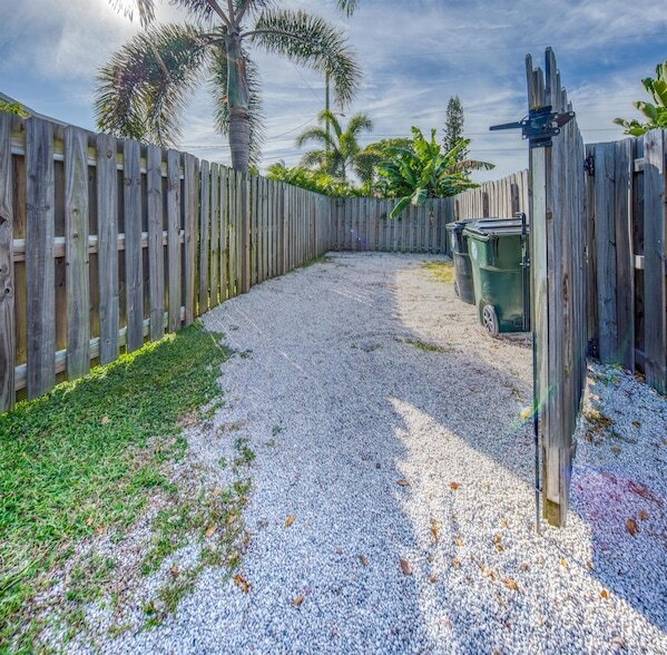 Building Photo - 1331 North N Street