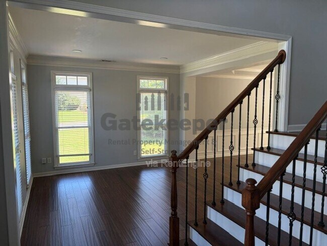 Building Photo - 245 Lockmeade Way
