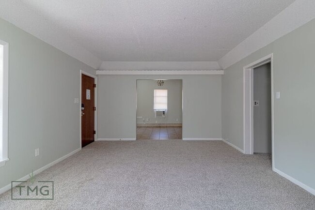 Building Photo - Spacious 2 Bed + Flex Space – Perfect Room...