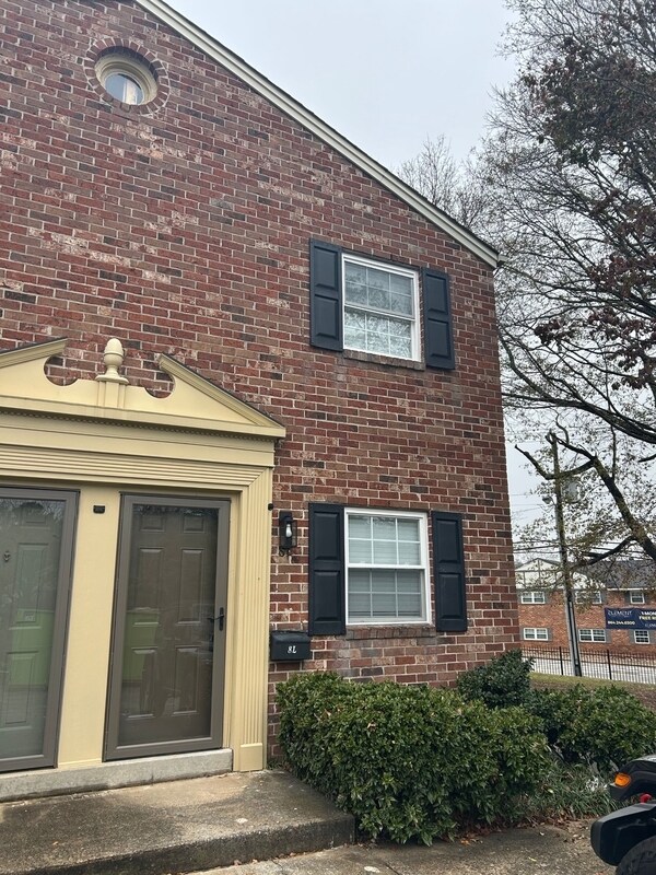 Primary Photo - 2530 E North St