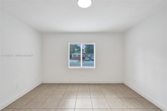 Building Photo - 30 SW 8th St