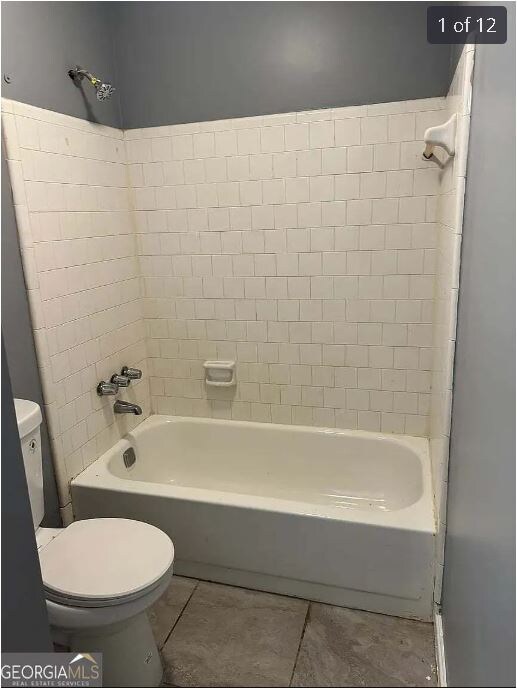 Building Photo - Room in Apartment on River Park Dr