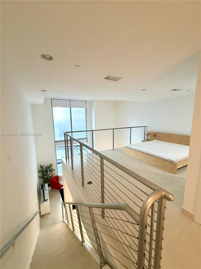 Building Photo - 1050 Brickell Ave