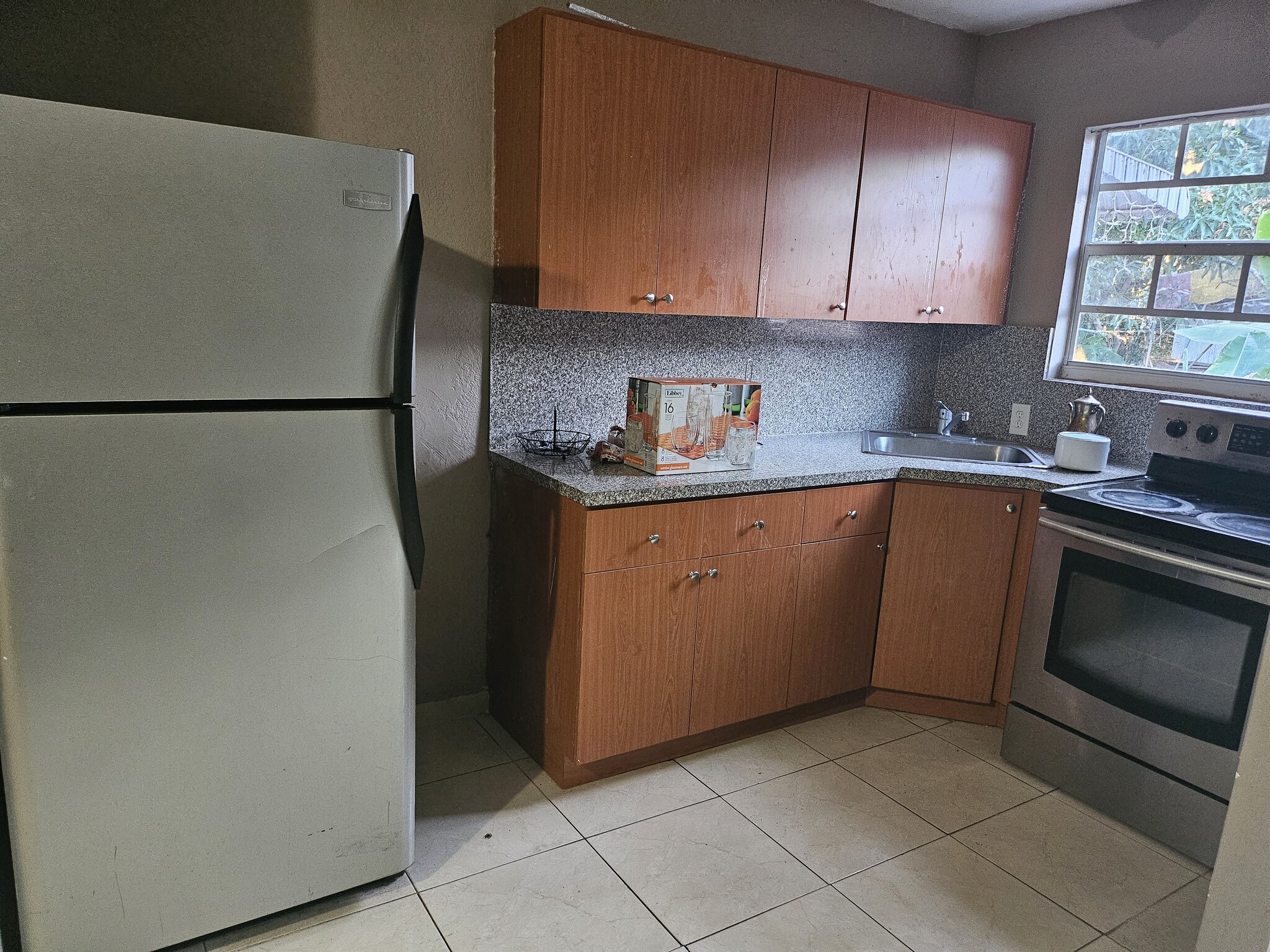 Building Photo - 826 NW 75th St