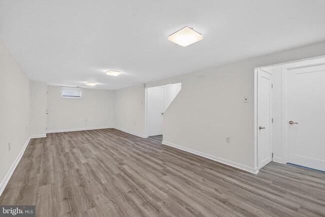 Building Photo - 5831 33rd Ave