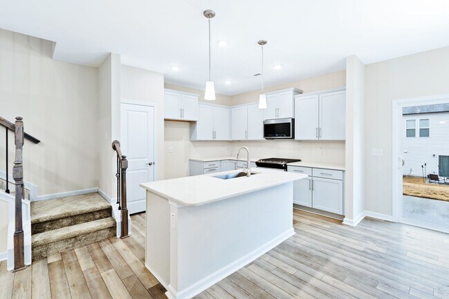 Building Photo - Modern & Charming 3-Bedroom Townhome in Durham!