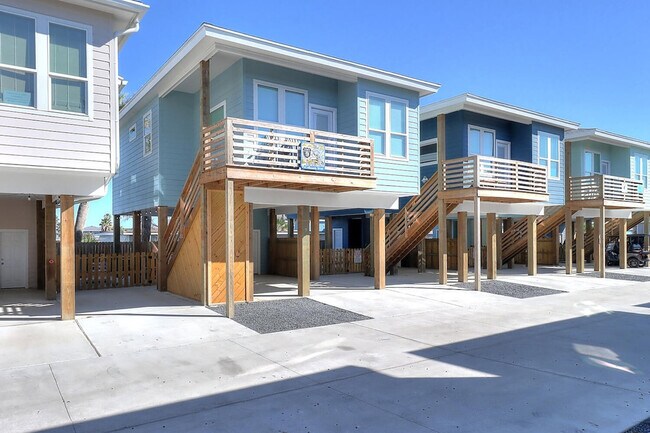 Building Photo - 527 Sand Burr Ln