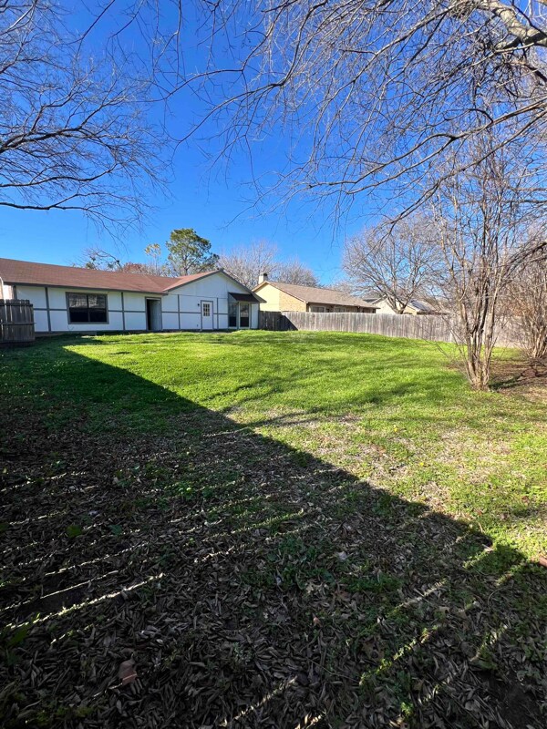 Building Photo - 2504 Liberty Ln