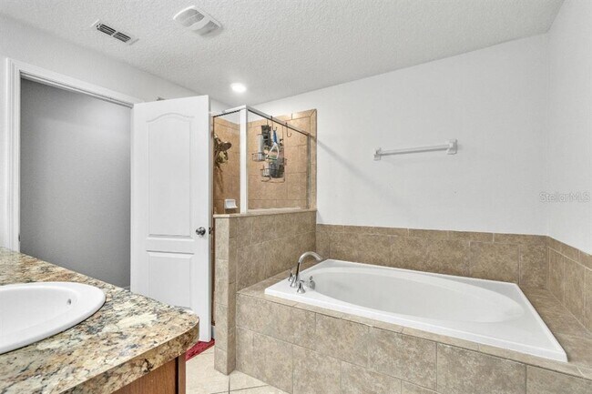Building Photo - 3256 Rodrick Cir
