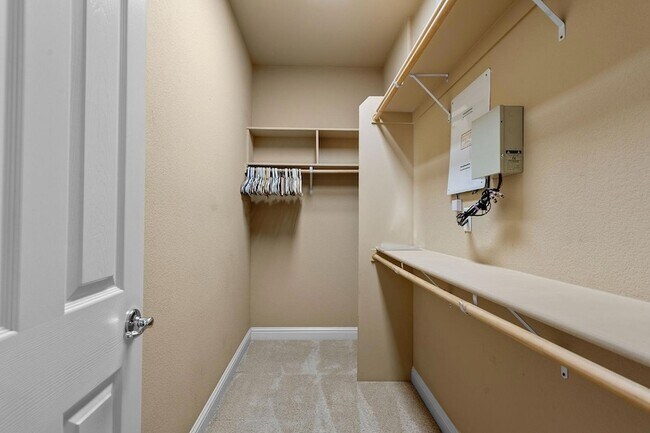 Building Photo - 8204 Ashcrest Ln