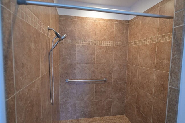 Building Photo - Modern & comfortable home in a country setting on 1 acre in Sequim