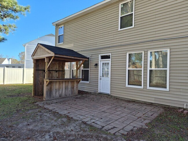 Building Photo - Landstown